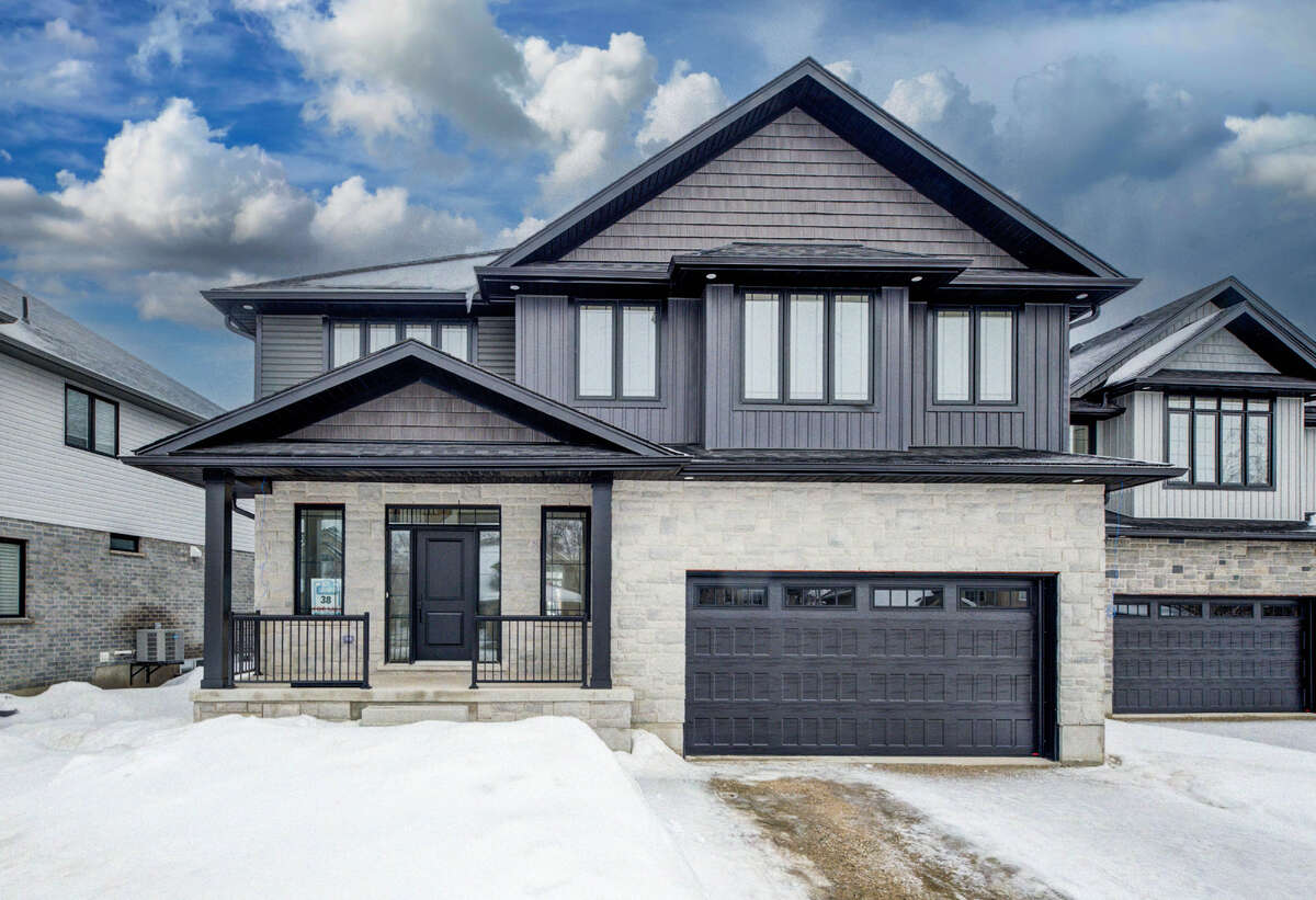 487 Black Street