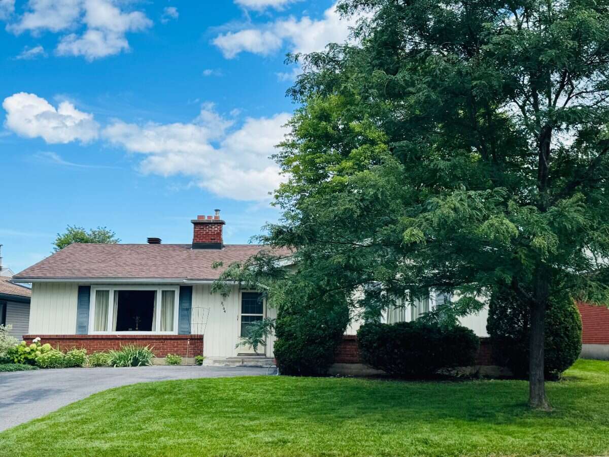 2154 Dutton Crescent