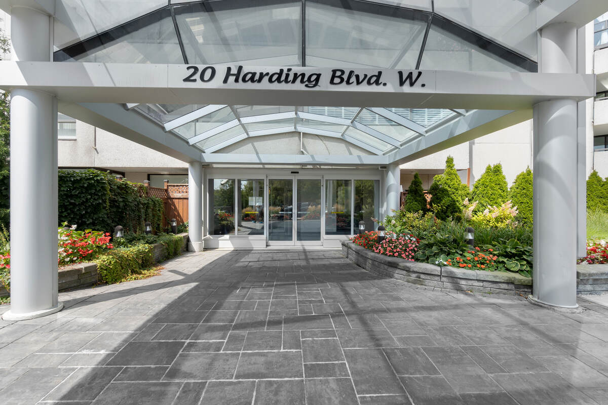 810 20 Harding Blvd West